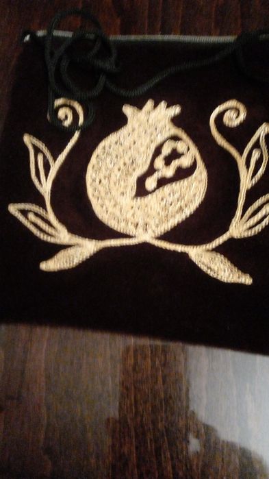 сумочки с национальной вышивкой