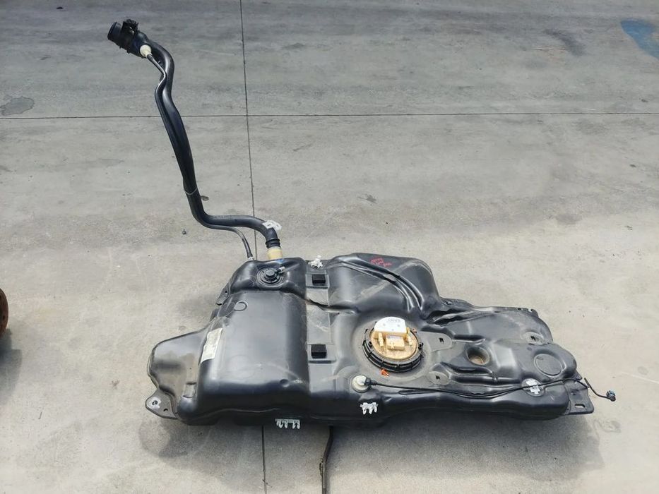 rezervor auto 2.0 hdi  peugeot 5008 2 2019 9813793180
