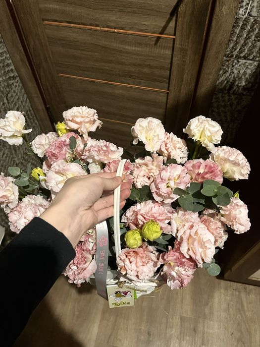 Алматы очень класные цветы,для подарка самое то.