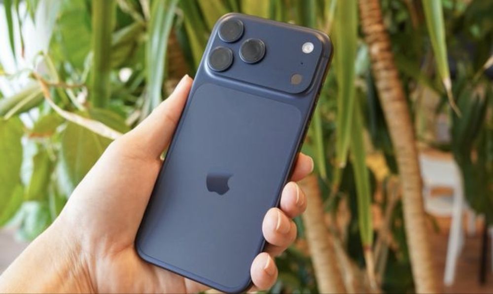 Vând Iphone 17 ProMax albastru neverlock 256GB