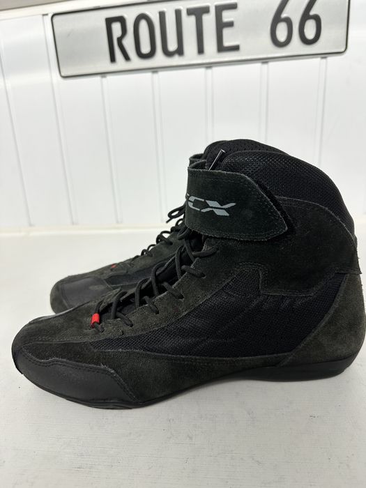 Ghete moto TCX marimea 43,5 cu protectii hard cizme bocanci