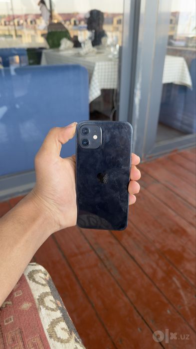 Iphone 12  64 talik 200$