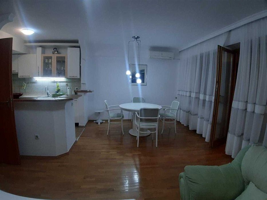 Дава се под наем Тристаен апартамент в Пловдив, Централна гара - 79 кв.м за 428.4 € - Снимка #1