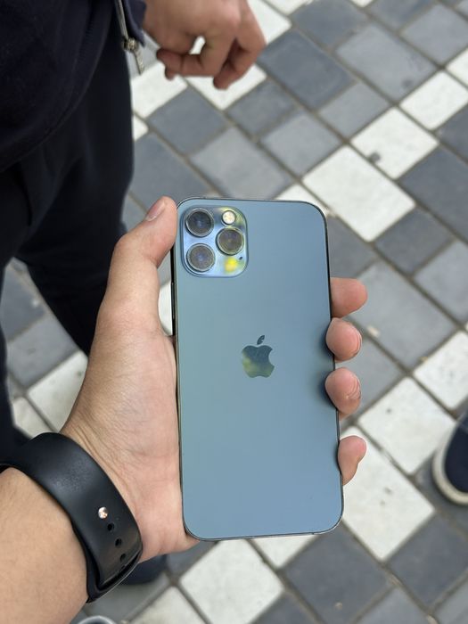 Iphone 12 pro kok rangi