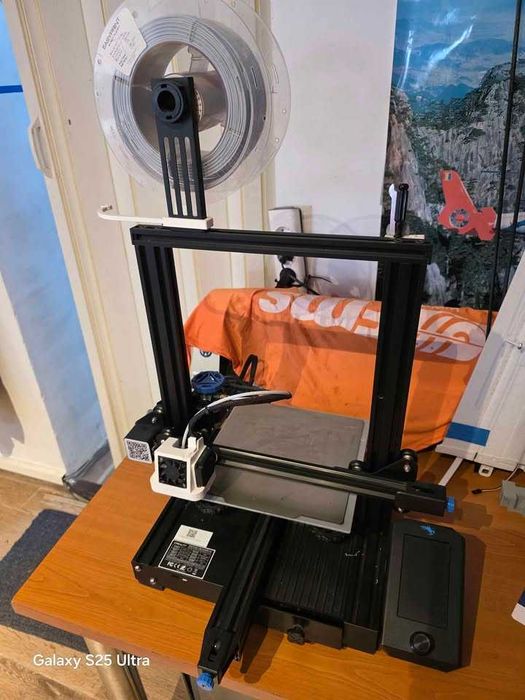 Vând imprimantă 3D