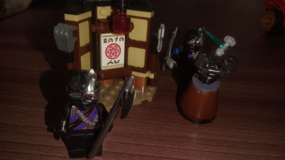 Продам лего ниндзяго торг есть
