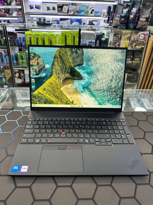 Lenovo ThinkPad E16 — Core 5, 16GB DDR5, 512GB SSD, ideal holat — 429