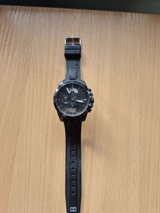 Часовник Tommy Hilfiger