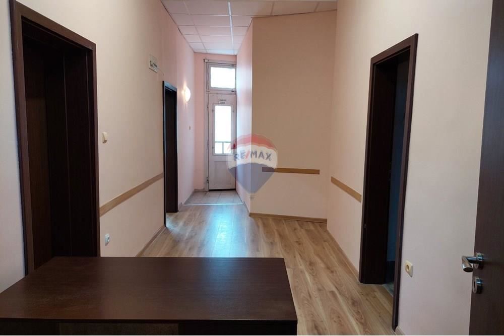 Помещение под наем, Център, гр.Варна Д.В 4245