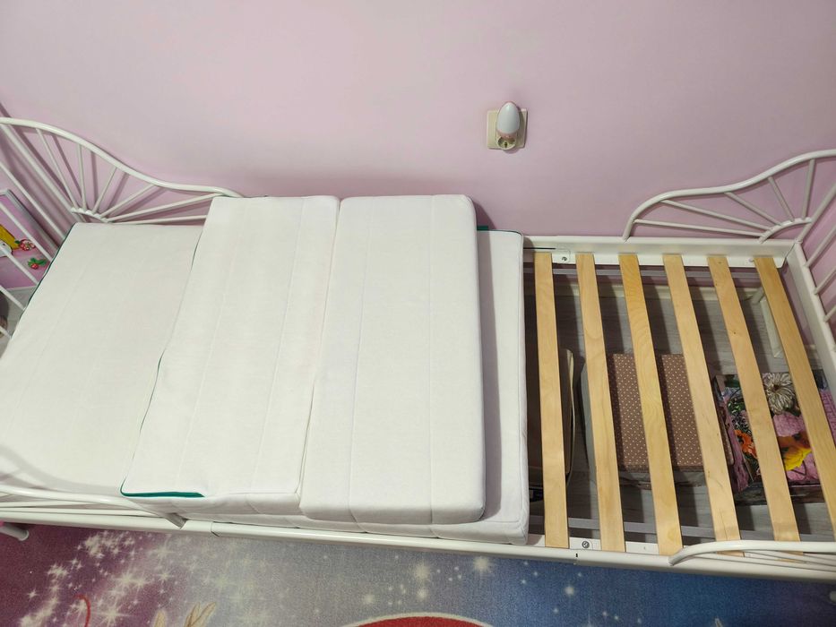 Продавам детско- юношеско легло/телескопично,разтегателно/