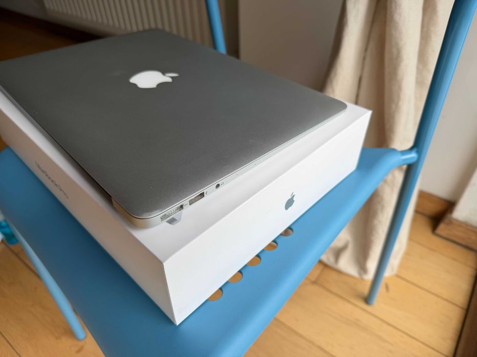 Macbook AIR i5 8gb ram 2017 BATERIE NOUA 100% GARANTIE