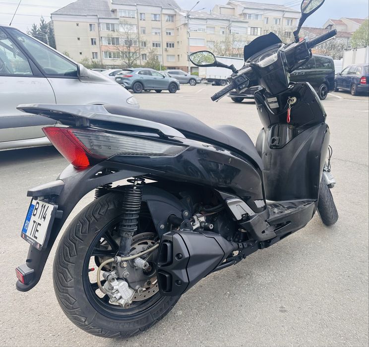 Vand sau schimb Kymco People 300 GTI (yamaha , aprilia , honda )