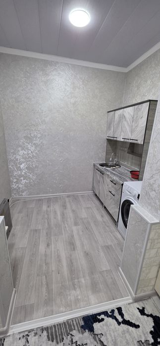 Продам 2-комнотная квартиру на кадишева конечка