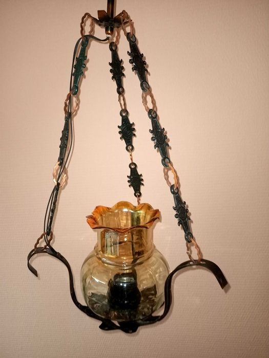 Продается люстра