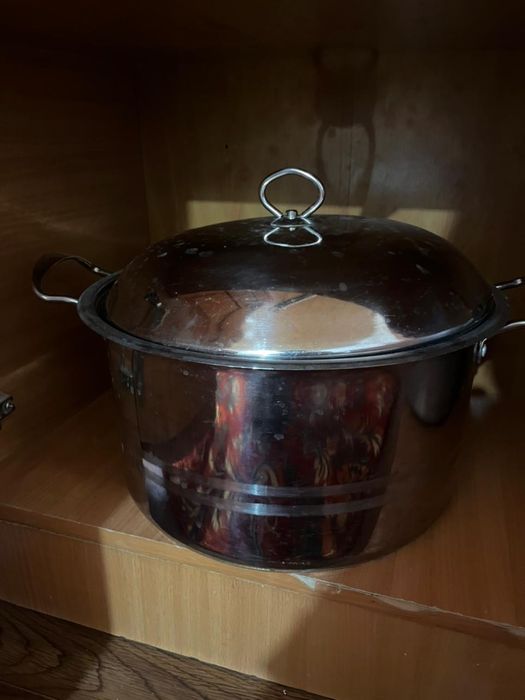 Казаны разного размера и материала