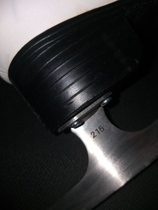 Продам б/у коньки.