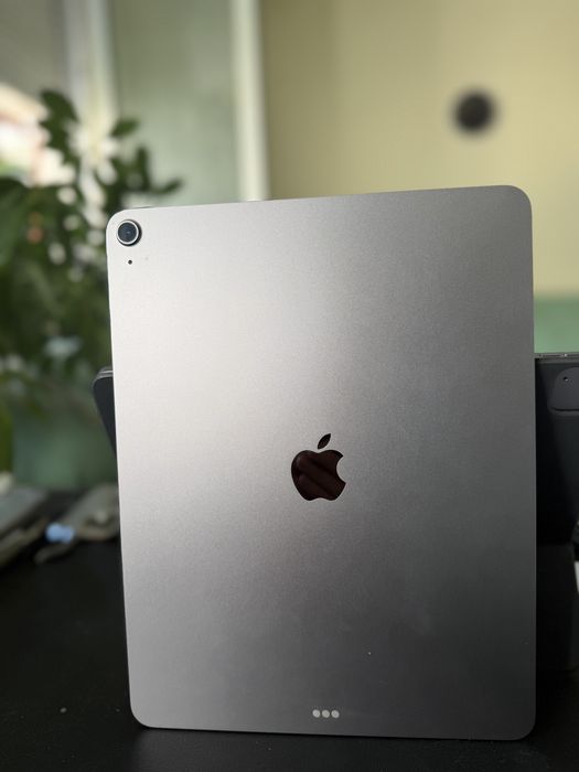 iPad Air 13” M3 128GB 100% батерия! Гаранция!