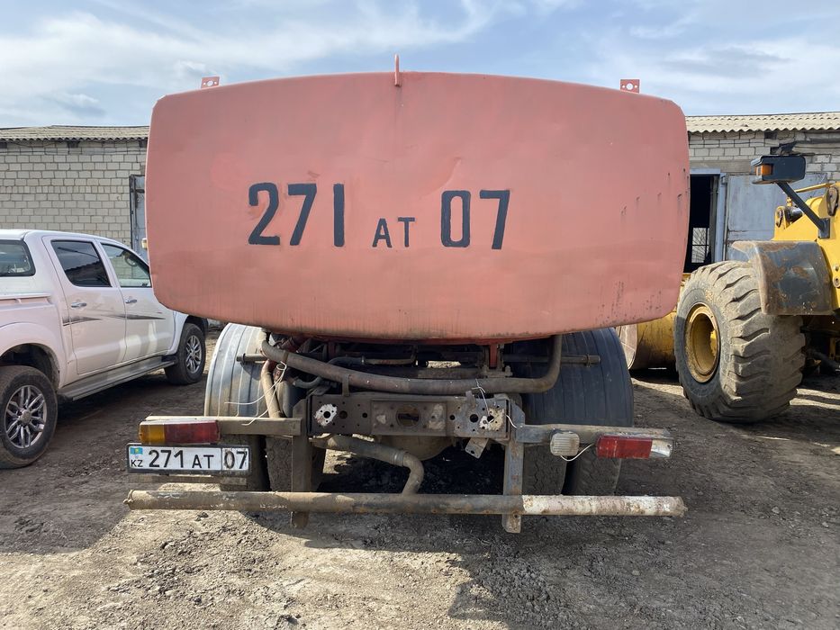 Зил Кдм поливомоечная машина