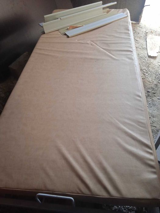 Медицинско електрическо легло с Дистанционно