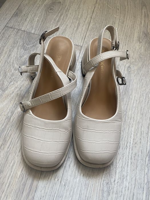 Туфли размер 37 беж