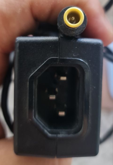 2 Блок питания, адаптер для компьютерных мониторов