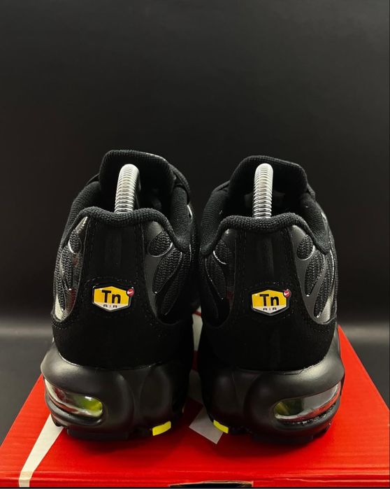 Nike Air Max Plus Black Grey Bolt - 40,42,42,43,44,45,46