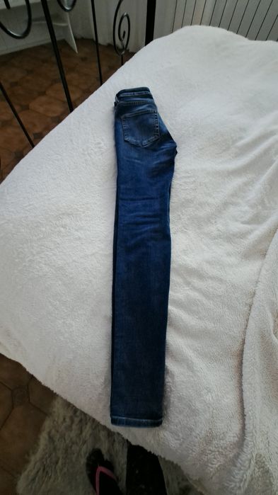 Pulover ( + 2 Blugi ) pret lot