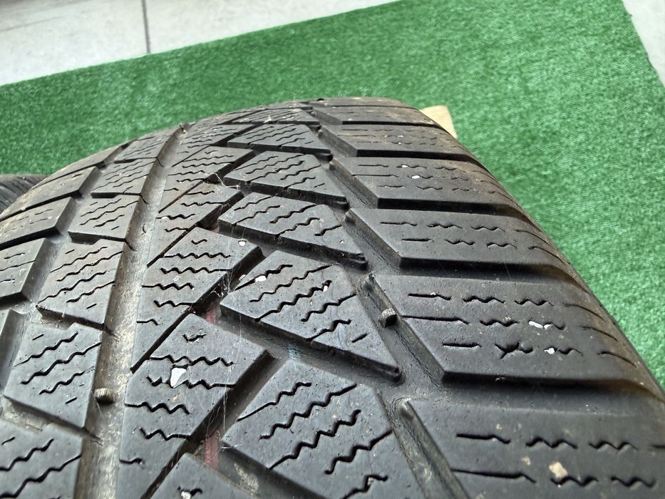 4бр. Зимни Гуми С Борд 215/65R/17 SUV -CONTINENTAL- DOT:1719- 4.9мм.+3.3мм. *60€ за 4бр.*