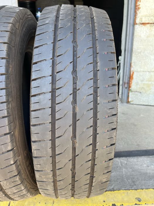 2 бр. гуми за бус 195/70/15C Semperit DOT 4718 6+ mm