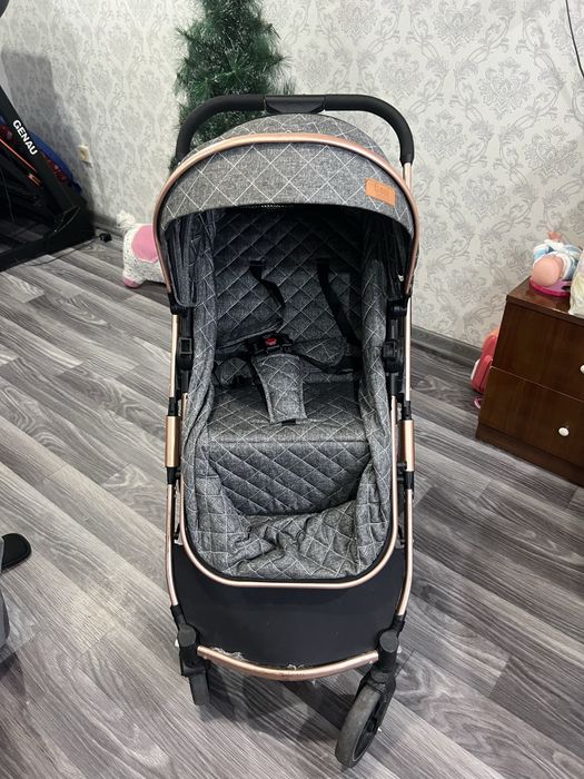 Продам коляску с отделной люлькой