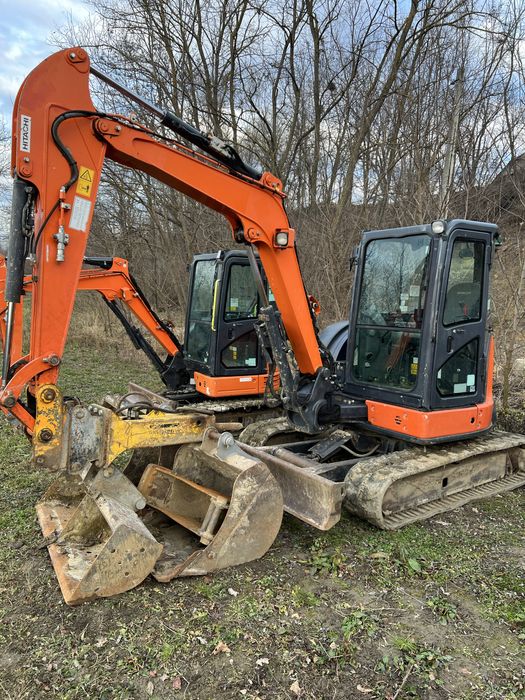 Excavatoare Hitachi