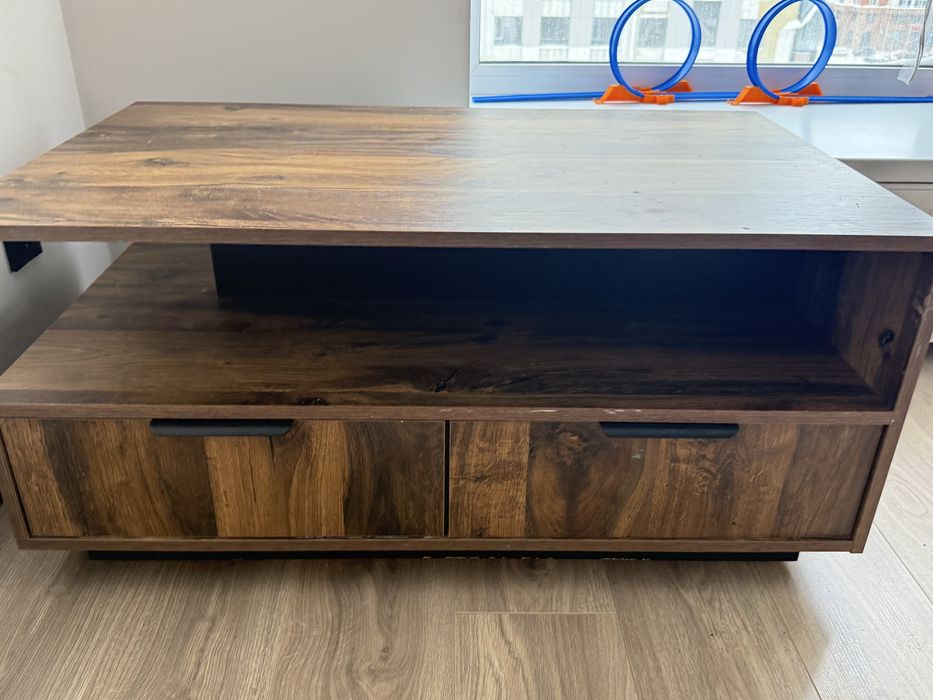 Продам кровать в подарок стол