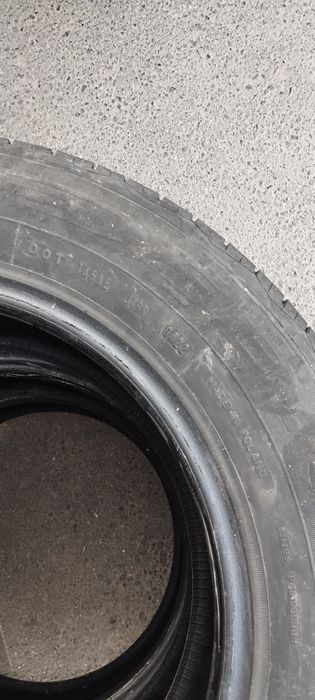 Летни гуми втора употреба - три броя.