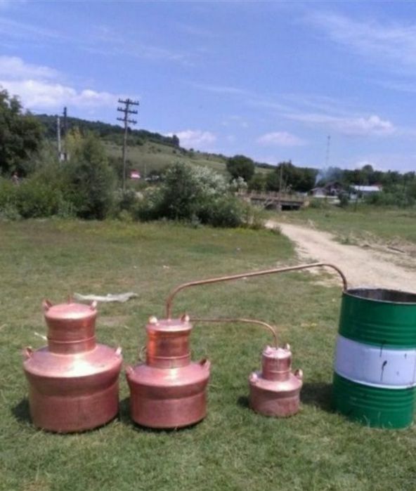 Vand  și fac cazane de țuică și am pe stoc