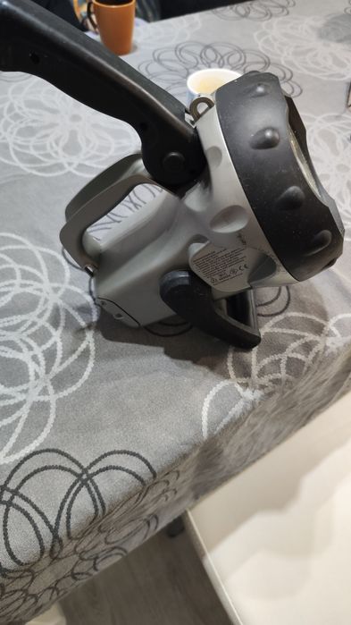 Продавам акумулаторен фенер