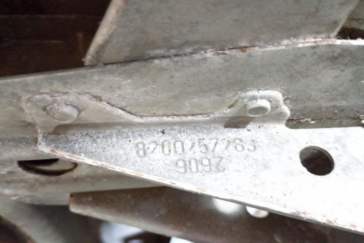 Armatura  bara fata 8200257283 Renault Laguna a 2-a generatie (faceli