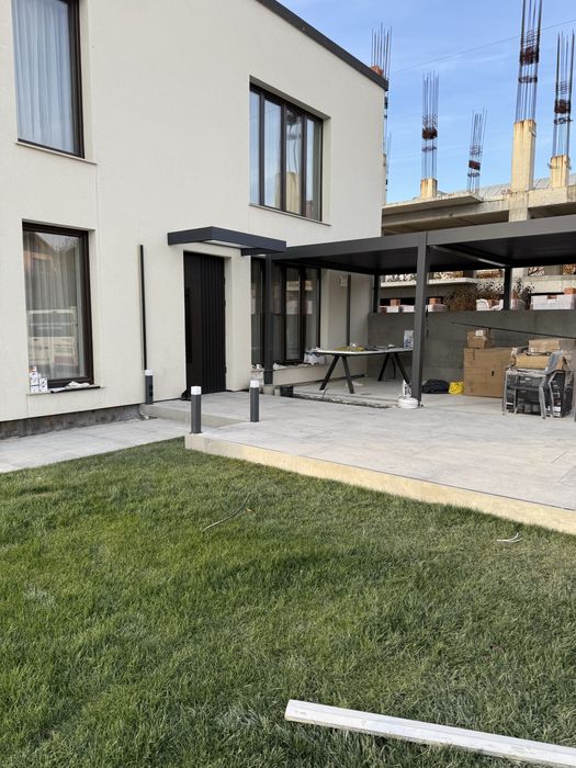 Renovari interioare si exterioare ,gradini ,fatade . Scari de boc