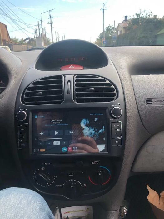 Navigație Android 15 Dedicata Peugeot 206 4GB RAM – CarPlay, QLED, DSP