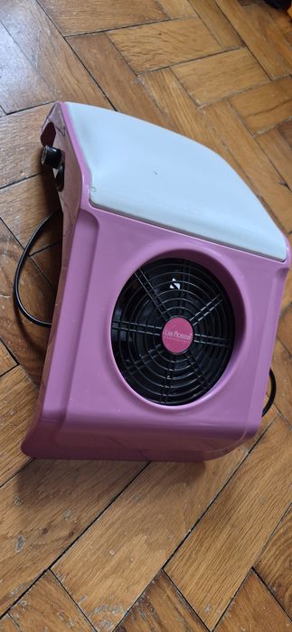Aspirator profesional pentru manichiura