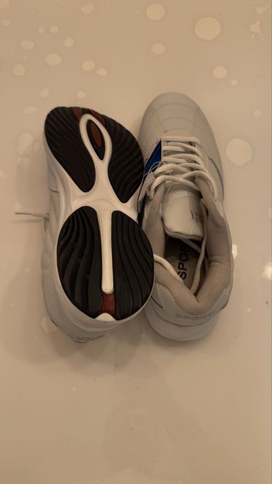 Vand adidasi Sport noi cu eticheta marimea 43 ieftin