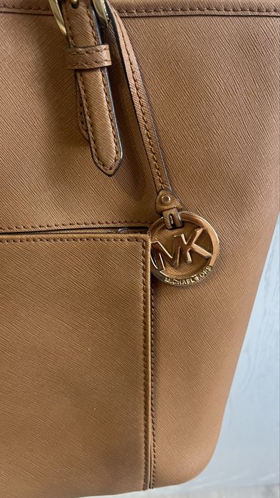 Продам сумку Michael kors оригинал