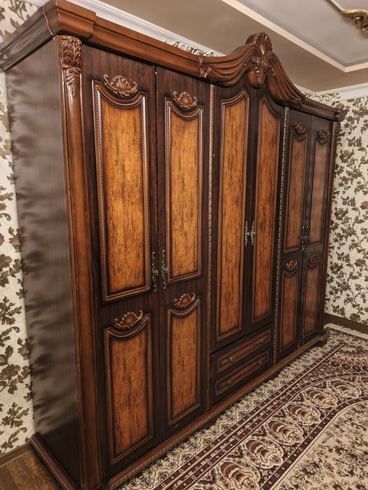 Dubayiski spalni garnitur sotiladi