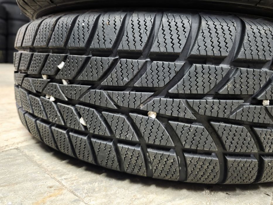 4бр Зимни гуми 205 70 15 - Hankook
