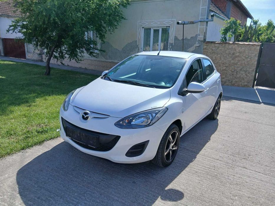 MAZDA 2