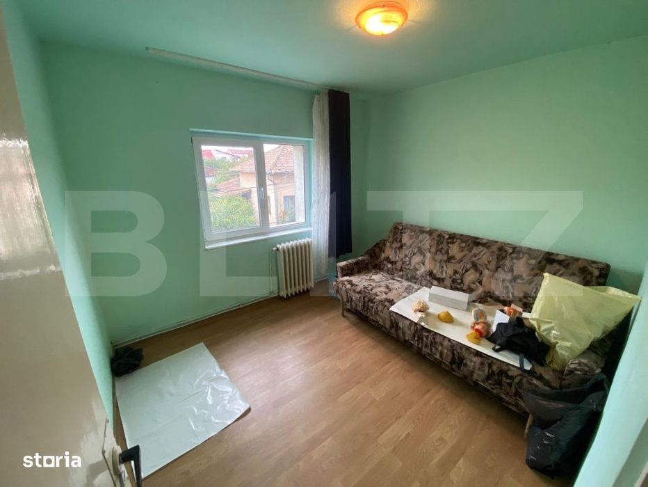 Apartament cu 4 camere, decomandat, 78 mp, 2 bai, et intermediar, Damb