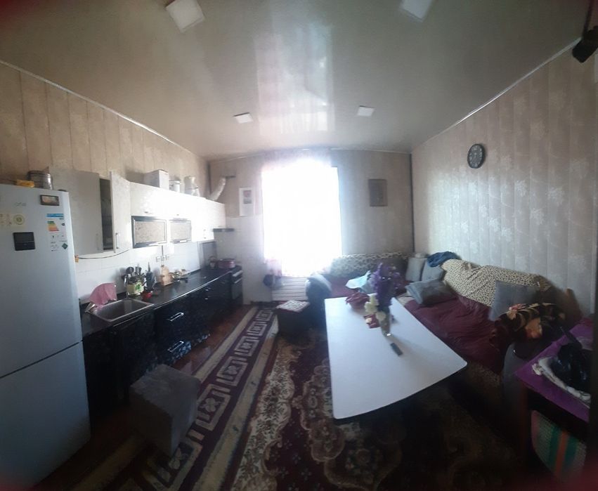 Коттедж , В Ахангаране.