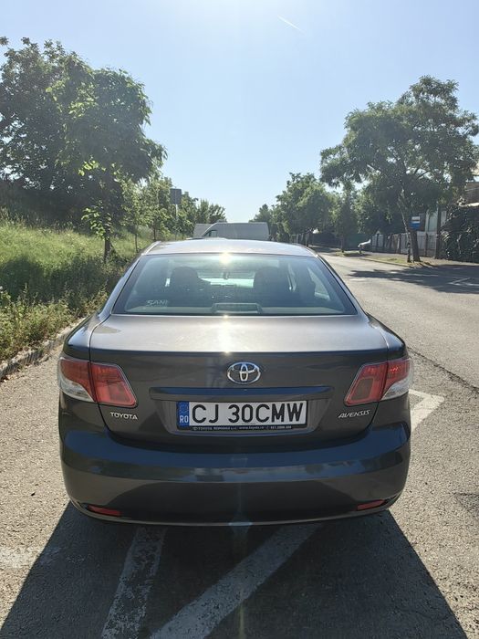 Vând Toyota Avensis T27 sedan 2.0  D-4D