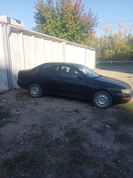 Продается машина Toyota Carina E