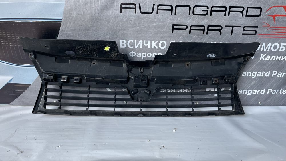 Решетка Dacia Duster 2010-2012