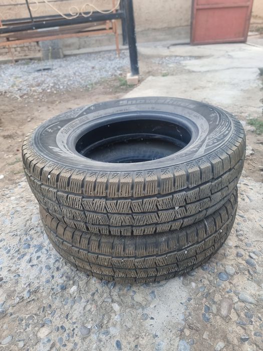 Продам зимные  шины почти новый